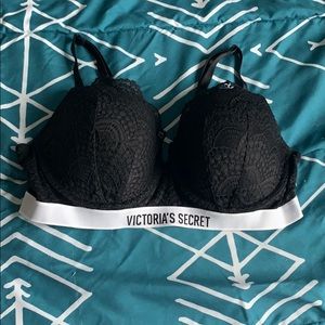 Victoria’s Secret Black lined demi bra 38C